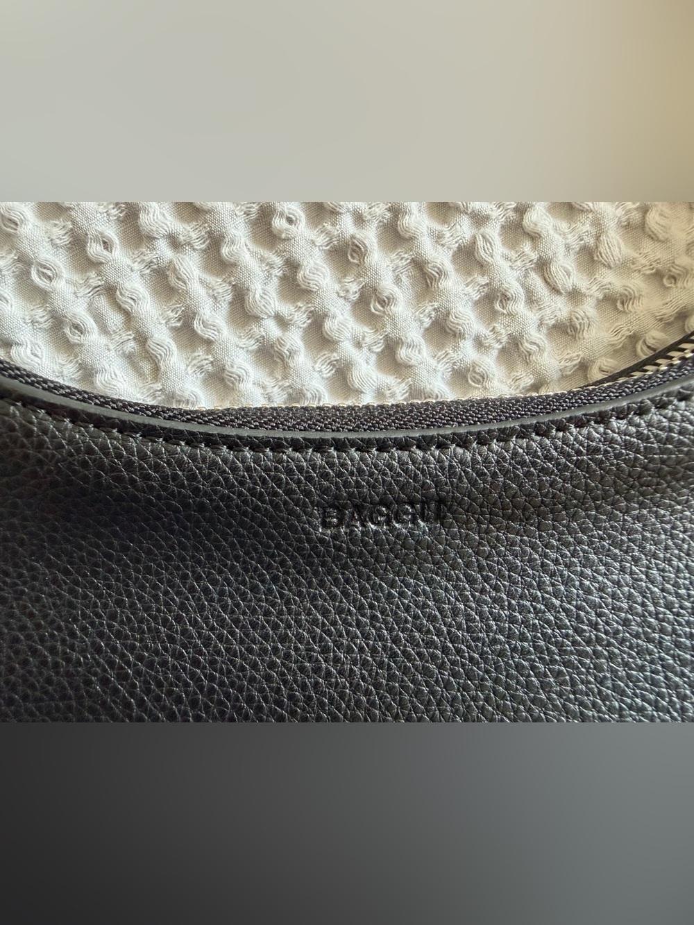 BAGGU MINI RECYCLED LEATHER SHOULDER BAG - Picture 4 of 10